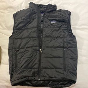 Patagonia black vest, zip up size medium